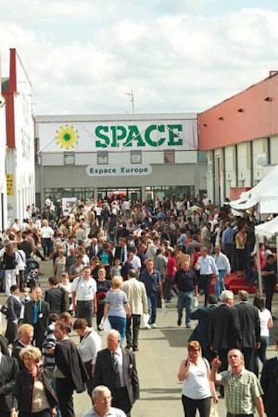 Total attendance at SPACE 2008 was 2 percent more than in the previous year, at 113,580. Almost 9,100 of these visitors came from outside France.