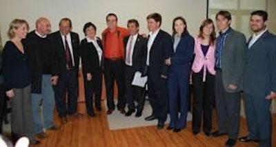 La familia Roth y el gobernador de Entre Ríos, Argentina, durante la inauguración de las nuevas oficinas de Rothex SA