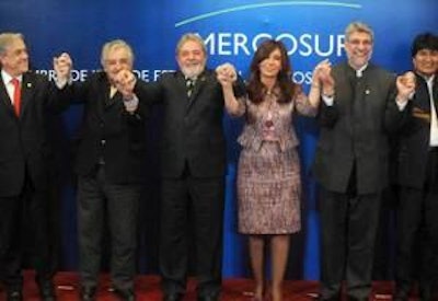 Los presidentes, durante la 39ª Cumbre del Mercosur, Sr. Piñera, Sr. Mujica, Sr. Lula, Sra. Fernández de Kirchner, Sr. Lugo y Sr. Morales.