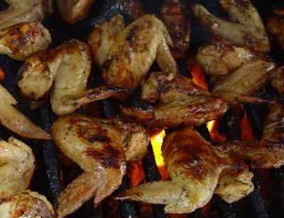 Chicken wings imported to Vietnam are selling for VND90,000 (US$4.35), roughly VND10,000 (US$0.48) cheaper than current domestic prices.