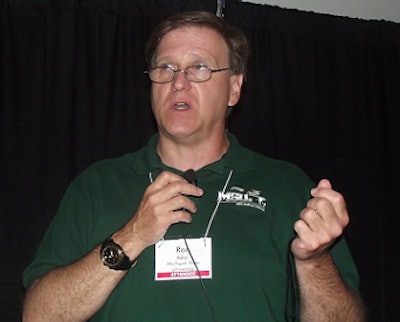 Ron Bates discusses sow housing options at the World Pork Expo.