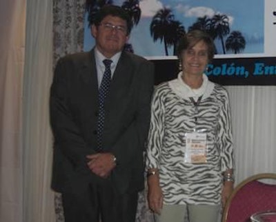 El Presidente de Amevea, Dr. Jorge Venturino, junto a la Dra Andrea Ribeiro, de la UFRGS.