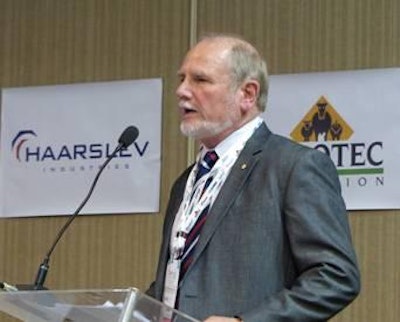 Bill Spooncer, de la Australian Renderers Association, habló sobre la inocuidad de los subproductos de origen animal en AveSui 2014.