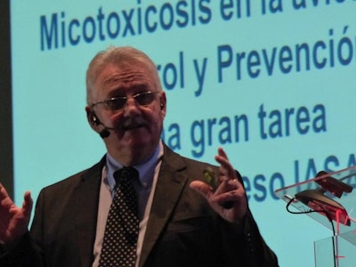 {'p'=>'El Dr. Mário Penz habló sobre algunos aspectos de la contaminación por micotxinas en el Precongreso de IASA de la 40ª Convención Anual de Aneca.'}