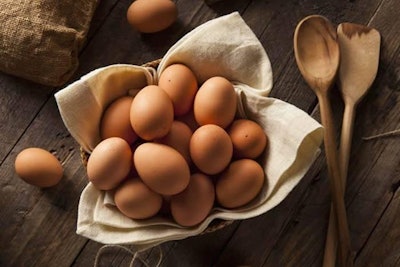 La tendencia de optar por huevos de gallinas libres de jaulas también se ha visto en Estados Unidos y Europa, donde grandes cadenas de alimentos han instaurado esta política. | Foto: Chilehuevos.cl