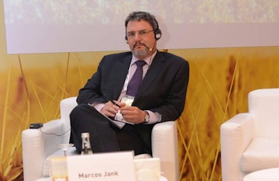 Dr. Marcos Jank, of BRF Asia-Pacific, noted that poultry production has achieved greater productivity gains over the past 30 years than either beef or pork production.