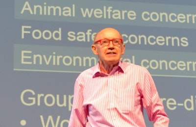 El Prof. David Hughes habló de todos los factores que afectan la economía de la proteína animal en el World Nutrition Forum de Biomin, en Vancouver, Canadá. | Benjamín Ruiz