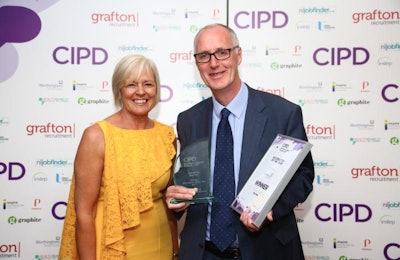 Lynn Carson, Chair of the CIPD Northern Ireland is pictured with Mike Mullan, Executive Director, Moy Park. Mullan was named ‘HR Director of the Year’ at the esteemed CIPD Northern Ireland Awards 2017. | Moy Park