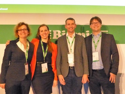 Doctors Simone Schaumberger, Antonia Tacconi, Michael Noonan and Daniel Petri, from Biomin, spoke about the holistic approach to replace antibiotics in layers. | Photo by Benjamín Ruiz