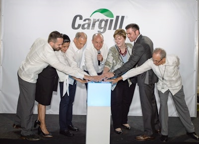 Funcionarios de los gobiernos de Estados Unidos y Nicaragua, así como altos empresarios, inauguran la nueva planta de procesamiento de Cargill en Centroamérica. | Foto cortesía de Cargill Nicaragua