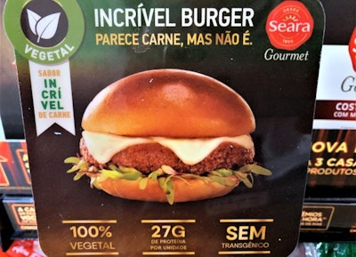 At Seara Academy, hosted by JBS, participants tried products like the Incrível Burger or Incredible Burger. (Benjamin Ruiz)