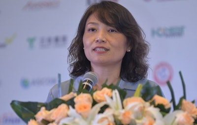 Dingding Li, publisher of Poultry International China and general manager of LyJa Media, speaks at the 2020 International Poultry Forum China. (LyJa Media)