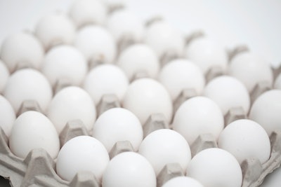 US large eggs more expensive than medium, small in 2022
