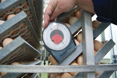 Proper incubation requires a setter turning angle of 40-45 degrees. Courtesy Aviagen