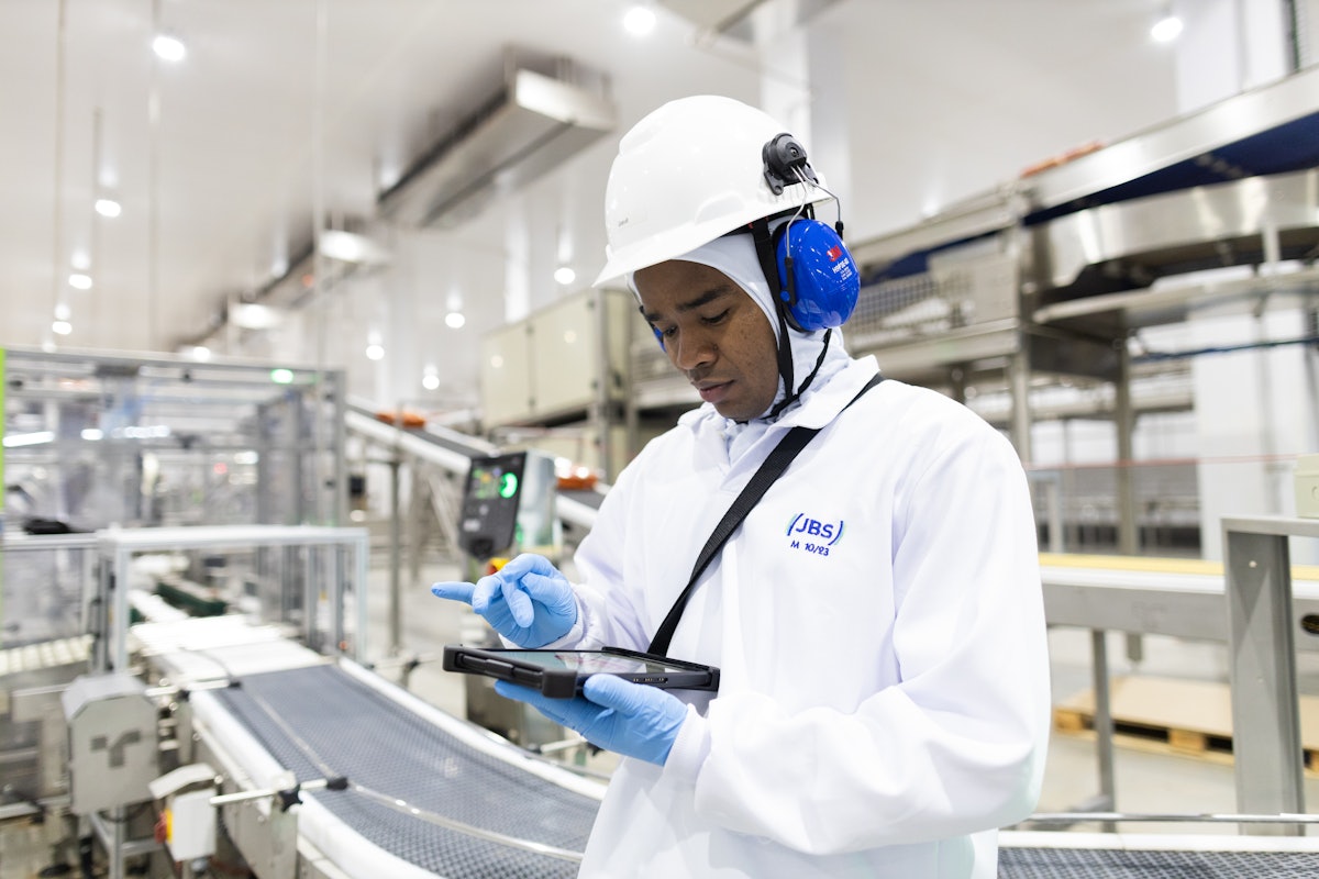 JBS celebrates opening of two Seara plants in Brazil