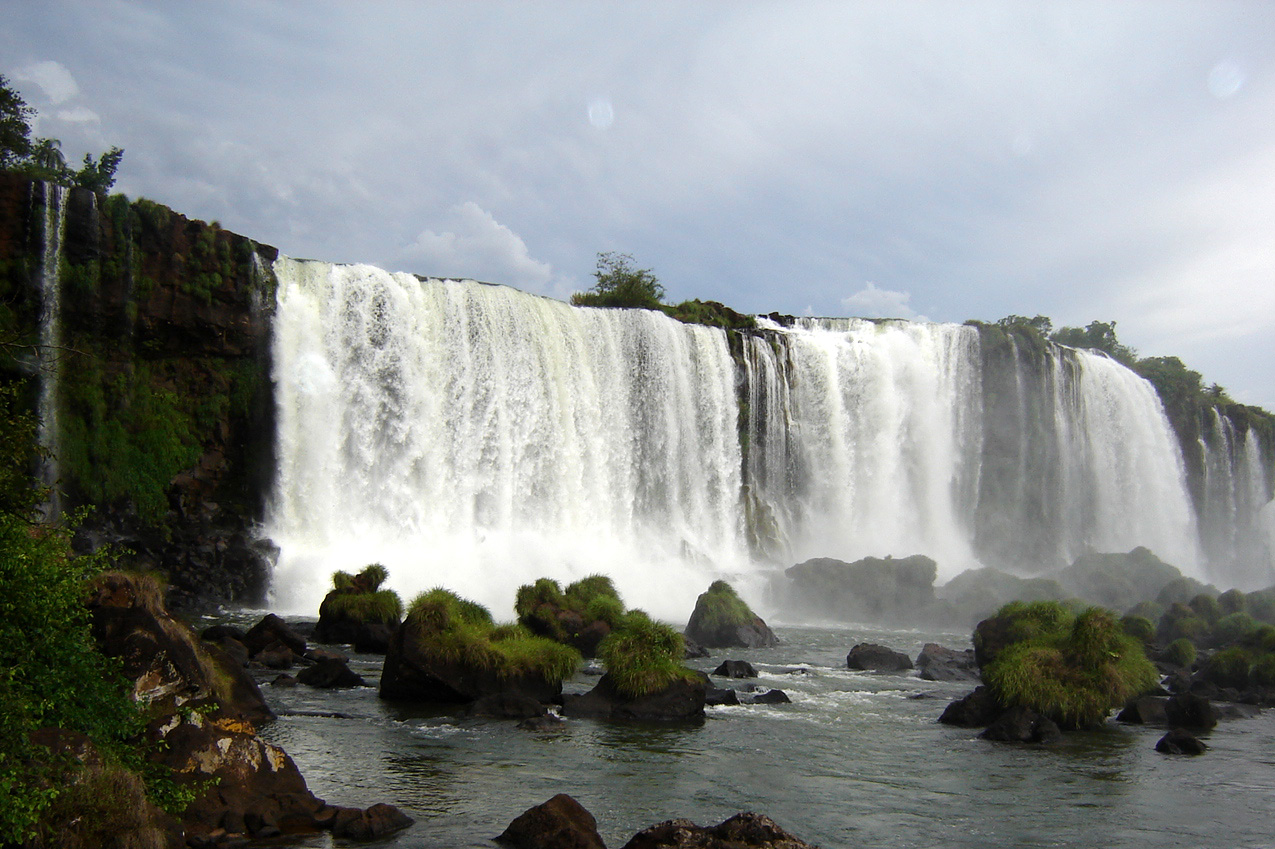 Iguaz&uacute; Falls in Paran&aacute;, Brazil