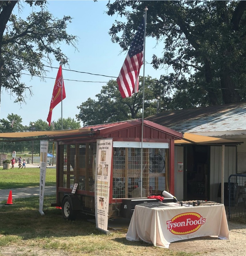 Tyson mobile turkey barn shows kids how birds are raised | WATTPoultry.com